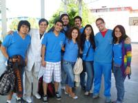 Equipo de estudiantes de Odontología que participaron en la jornada en el Colegio Nueva Zelandia