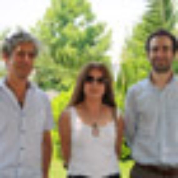 Dr. Gonzalo Rojas; Nailah Shakhtur, presidenta de la ONG Sjögren Chile y Matías Ríos, co-investigador del Proyecto FONIS
