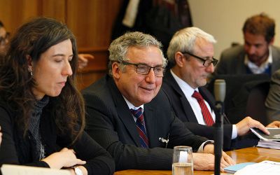 Rector Vivaldi expuso ante Comisión de Educación del Senado