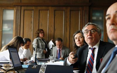 Rector Vivaldi expuso ante Comisión de Educación del Senado
