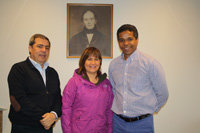 Decano Jorge Gamonal; Directora de Pregrado FOUCh, Prof. Nora Silva y Dr. James Collins